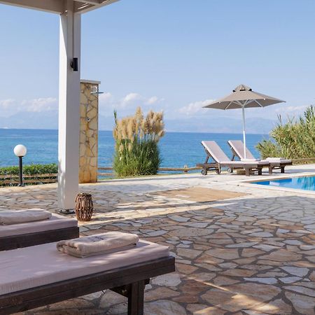 Beachfront Villa Dionysos - With Private Beach Сидари Екстериор снимка