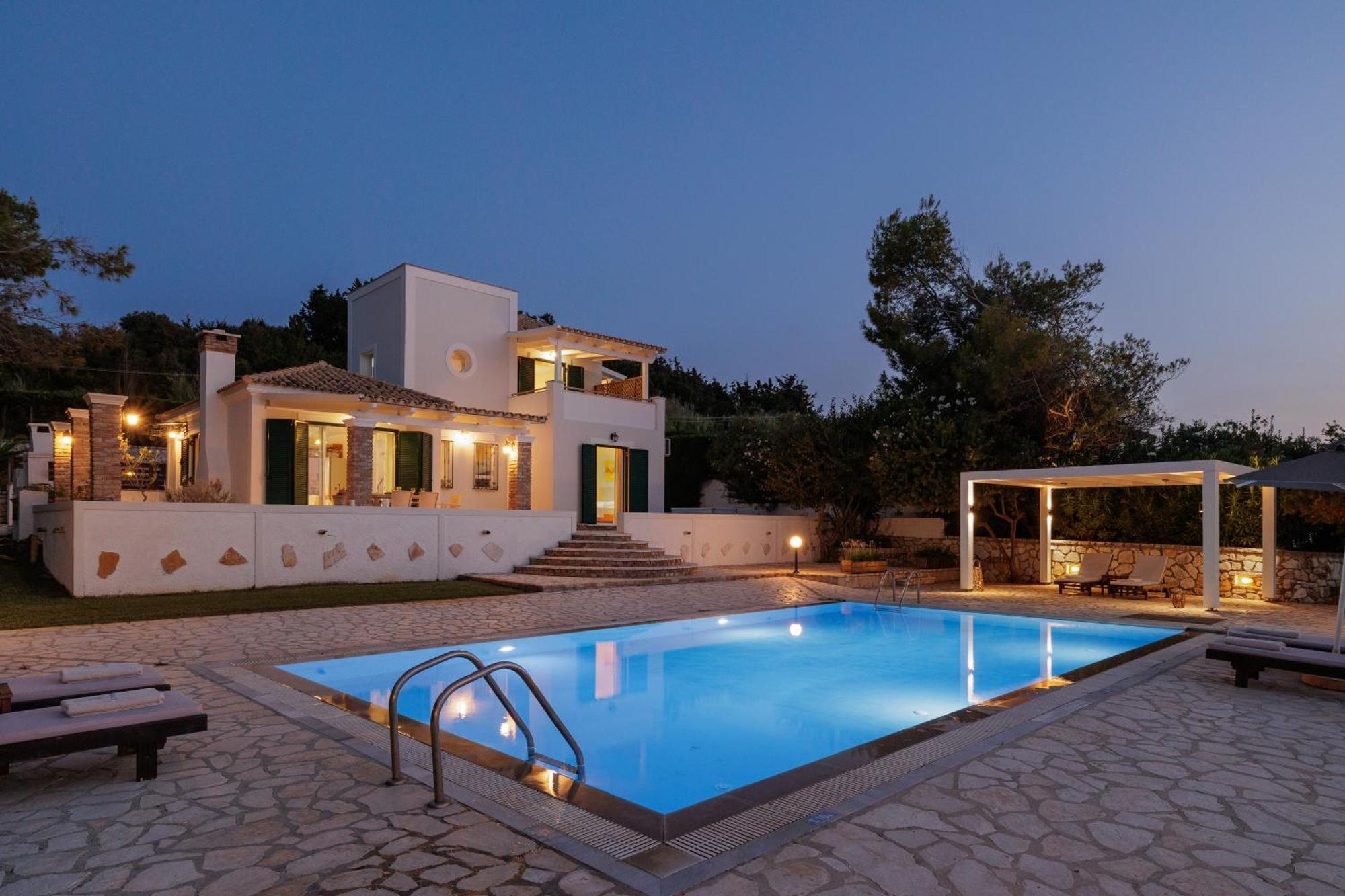 Beachfront Villa Dionysos - With Private Beach Сидари Екстериор снимка