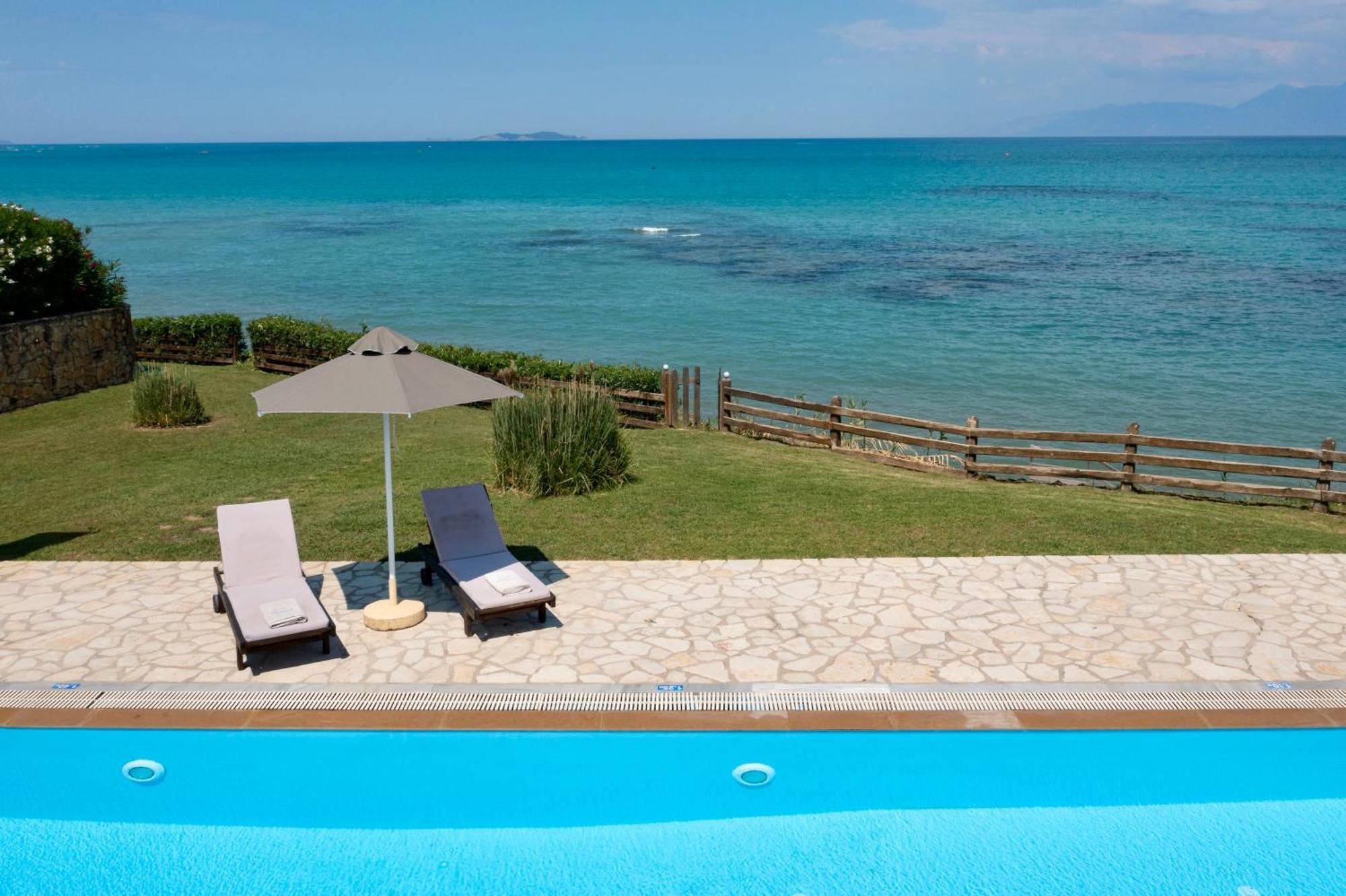 Beachfront Villa Dionysos - With Private Beach Сидари Екстериор снимка